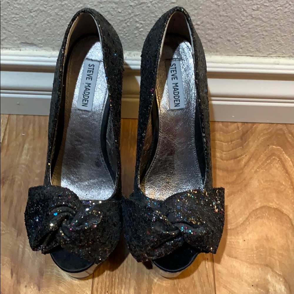 Black Steve Madden pumps